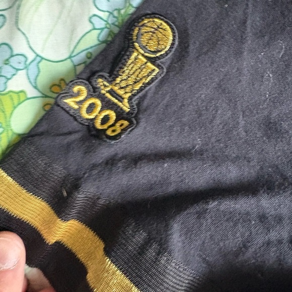 Men’s Size M Mitchell and Ness Boston Celtics T-shirt - Picture 4 of 6